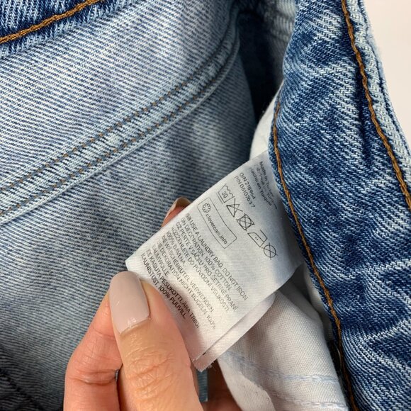Cropped Slim Distressed Jeans with Pearl Detailing - Picture 4 of 6